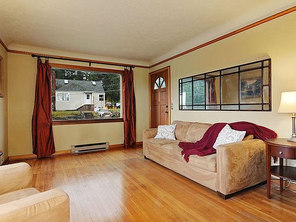 4th image of 11328 30th Ave NE