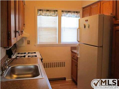 4th image of 310 Maryland Ave APT 17a