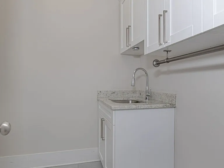 2033 Cherokee Dr — Photo 19