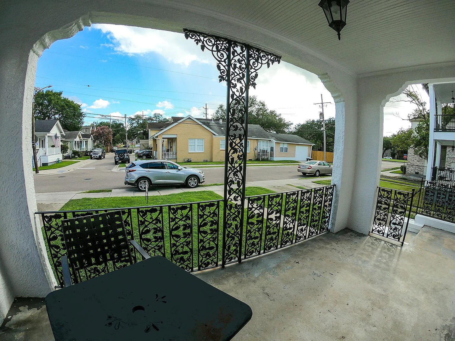 4 bed, 2200 sqft, $3,200 — Photo 2