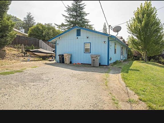 3rd image of 1193 NE Beacon Dr