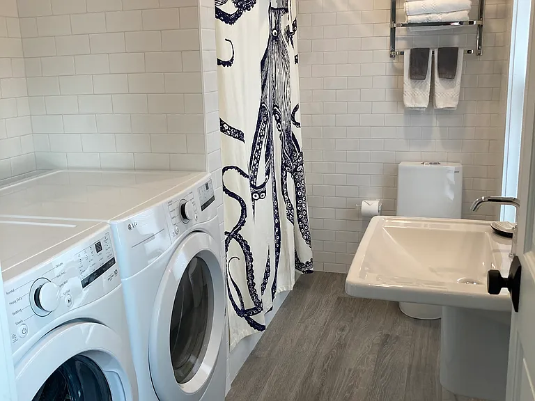 52 Main St #10 — Photo 5