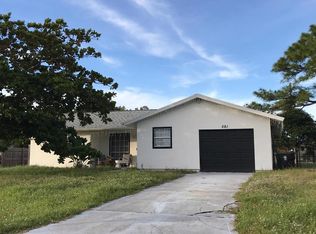 581 SE Crescent Ave, Port Saint Lucie, FL 34984