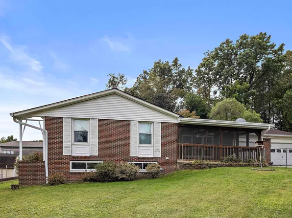 3400 Bryn Myrr Dr, Huntington, WV 25705