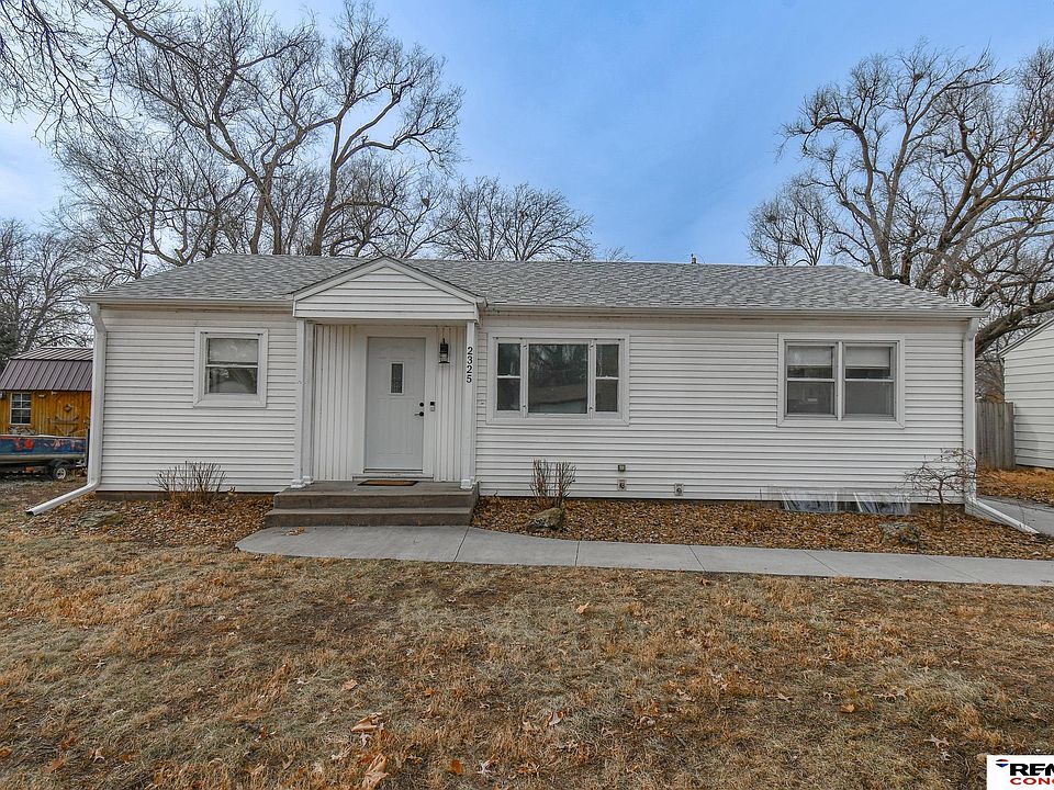 1st image of 2325 S 59th St