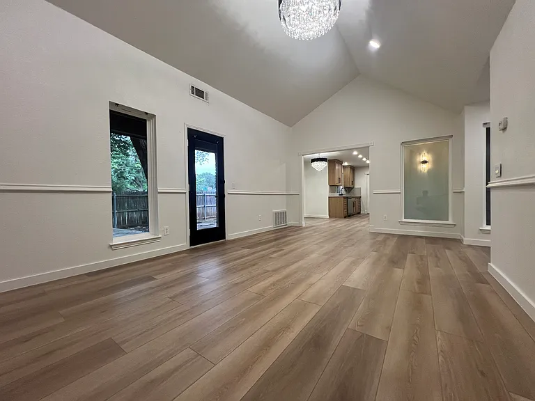 601 N Riverside Dr — Photo 20