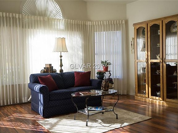 5th image of 1512 Castle Crest Dr