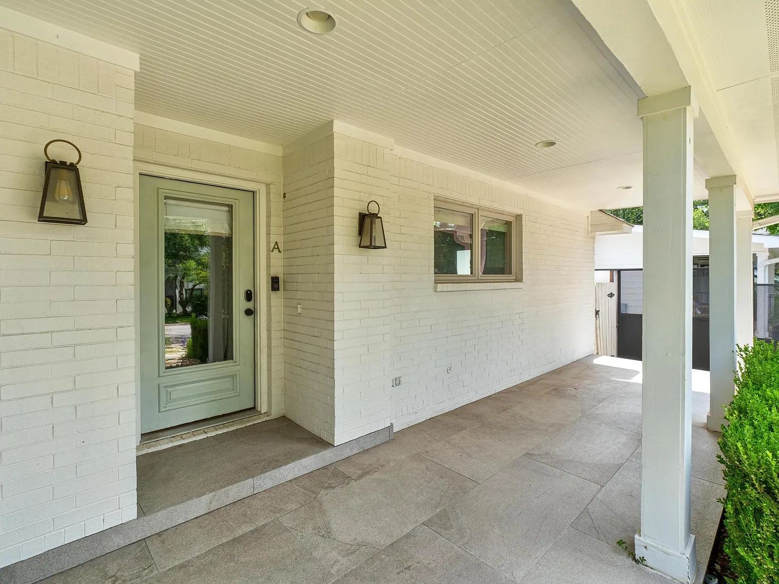 3 bed, 2.5 bath, 2039 sqft, $5,495 — Photo 3