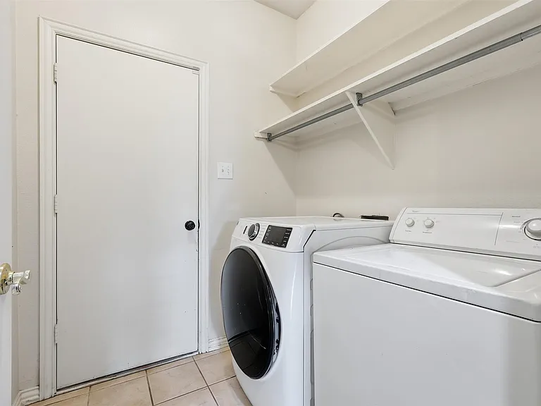 11317 Sunrise Ln — Photo 4