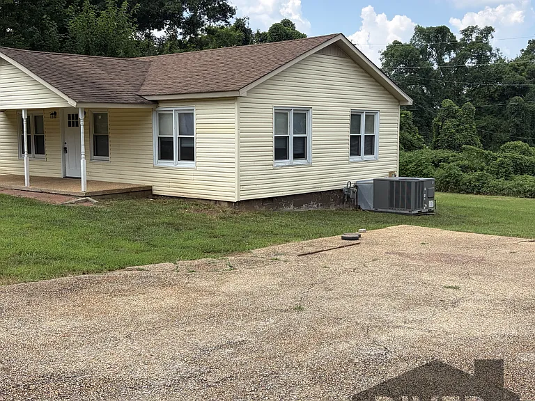 517 Woodward Ave — Photo 2