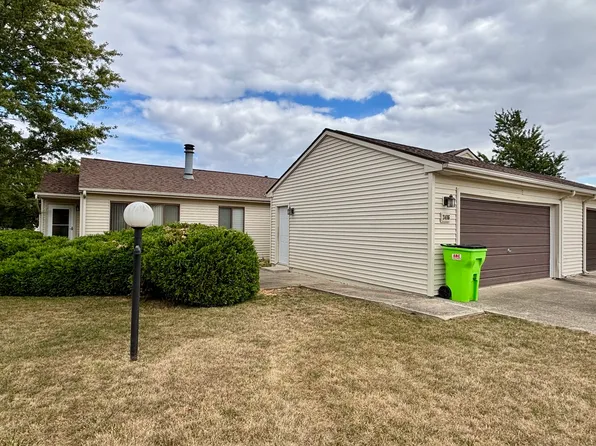 2416 Heritage Dr, Champaign, IL 61822