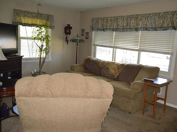 4th image of 6700 Creston Dr