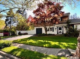 15 Bolan Dr, Huntington Station, NY 11746