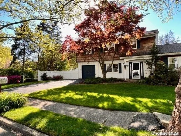 15 Bolan Drive, Huntington Station, NY 11746