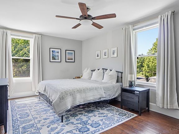 4th image of 4051 Paxton Ave