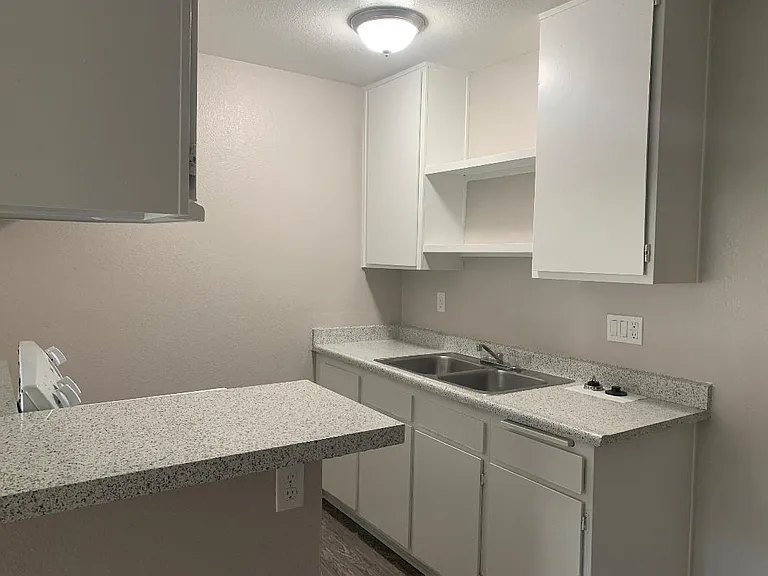 Casa Linda Apartments — Photo 3