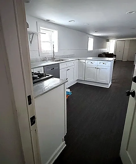 W 64th St — Photo 10