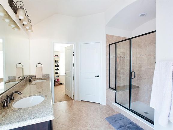 3rd image of 13648 Greystone Dr