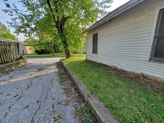 2nd image of 808 W Gardner St