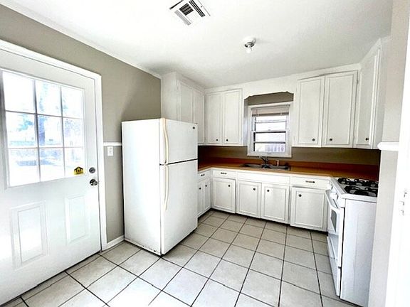 5th image of 1428 E 52nd St S