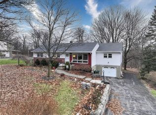 8 Warren Rd, Newburgh, NY 12550