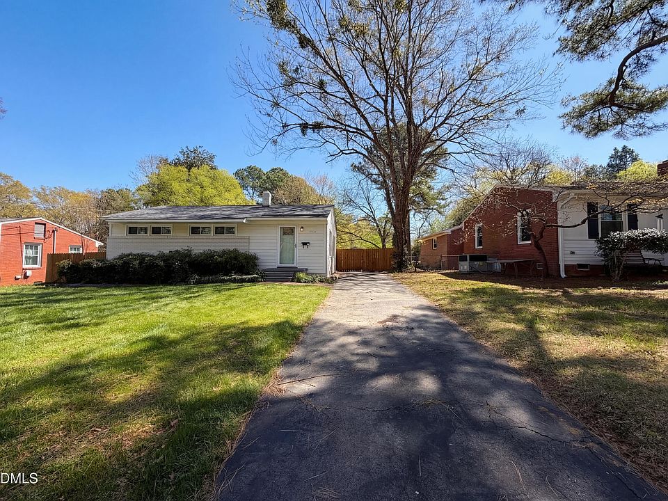 1st image of 910 Devonport Dr