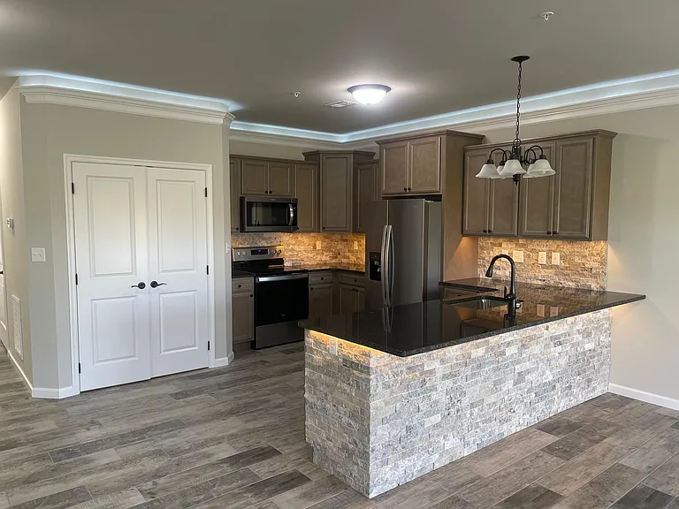 115 Delano Dr — Photo 3