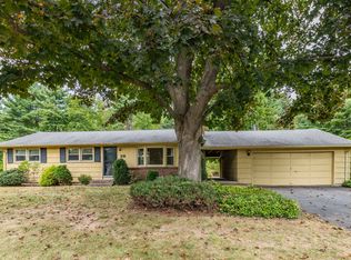 28 Simsbury Manor Dr, Weatogue, CT 06089