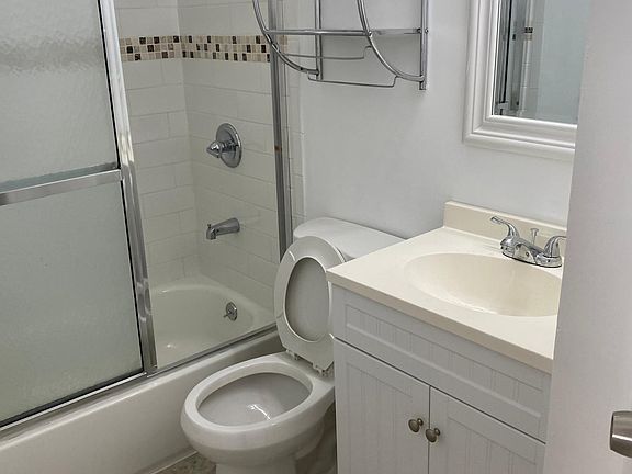 2nd image of 6921 Douglaston Pkwy Floor 1