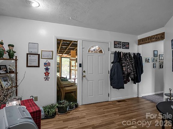 4th image of 48 Roberts Cove Rd