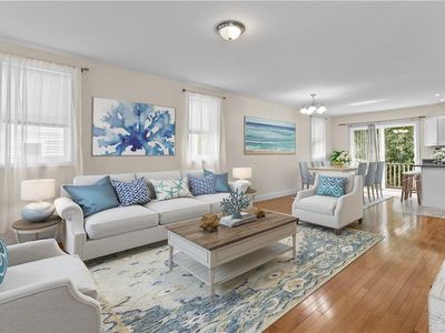 32 Seafare Ln, Portsmouth, RI, 02871