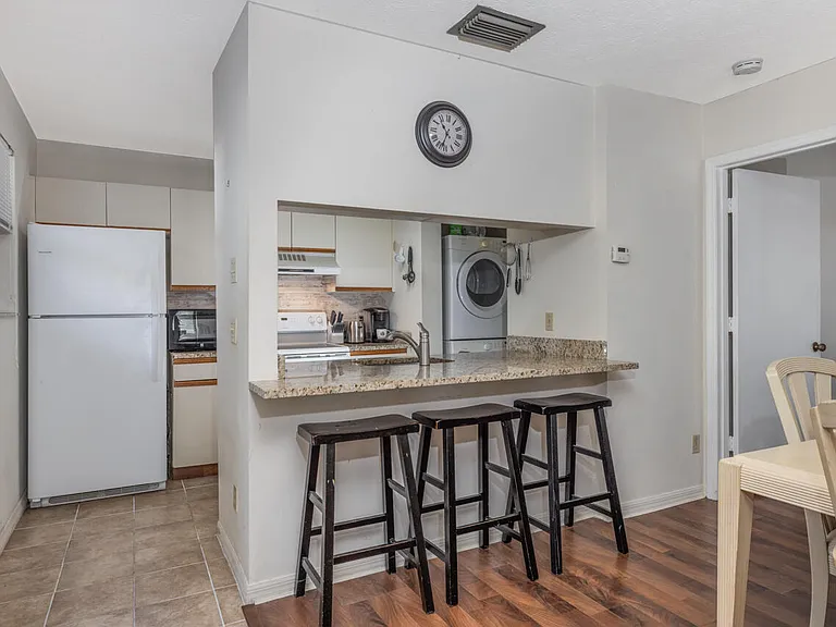 6537 SE Federal Hwy #101 — Photo 7