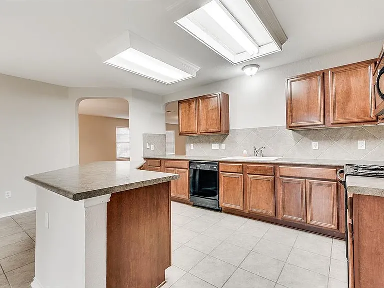 524 Castebar Dr — Photo 22