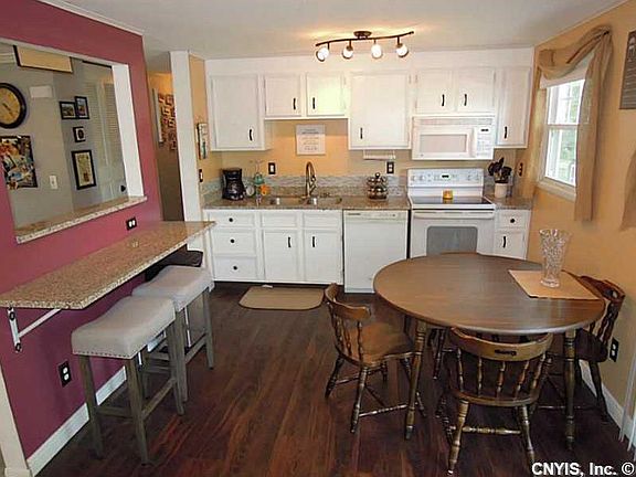 3rd image of 8204 Mantova Dr
