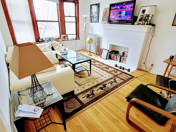 2nd image of 1016-1018 W Berwyn Ave #3