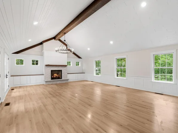 5735 Grant Lorenz Rd, Shorewood, MN 55331