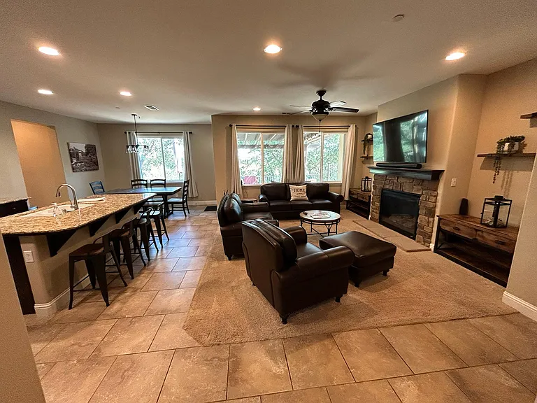 2021 Vista Oaks Way — Photo 12