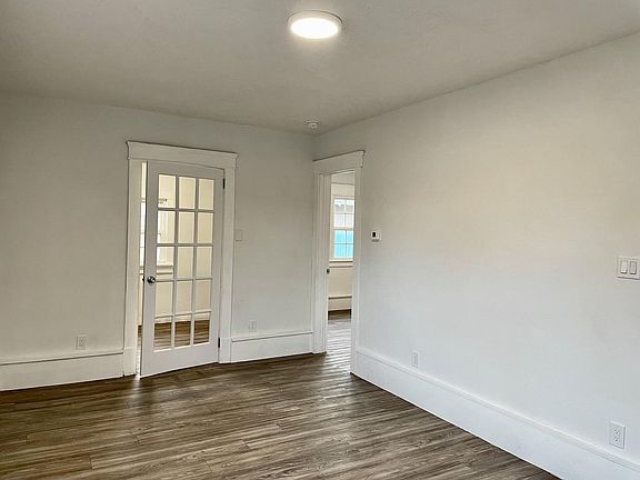 3rd image of 215 Stanford Dr SE #1