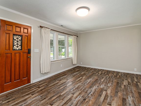 4th image of 1010 W Jefferson St