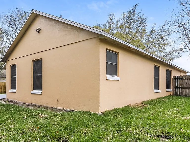 13709 Valleybrooke Ln — Photo 16