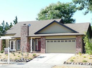 3585 Sleepy Hollow Dr, Santa Rosa, CA 95404