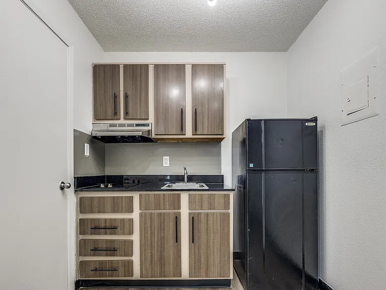 Studio Kitchen