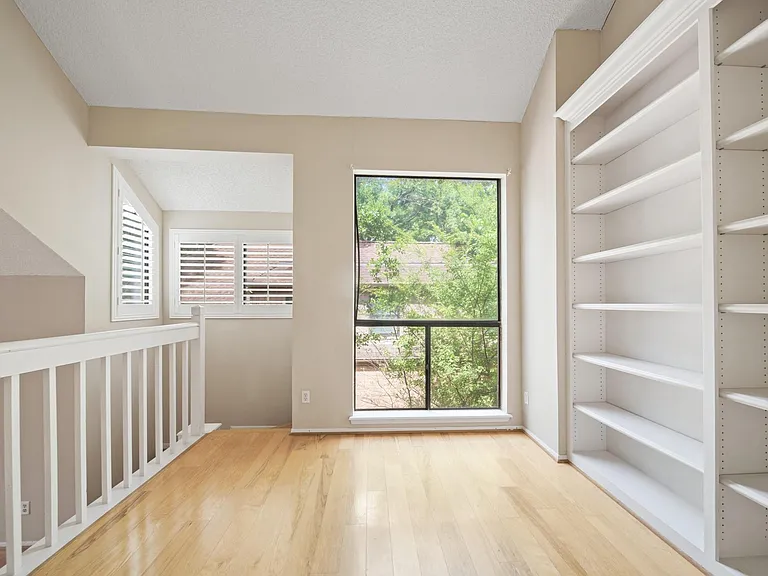 130 Sugarberry Cir — Photo 13