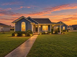 22 Oak St, Ray City, GA 31645