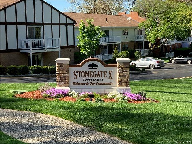 1st image of 128 Parkside Dr #128