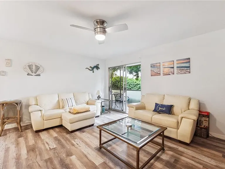 8081 S Woods Cir #10 — Photo 4