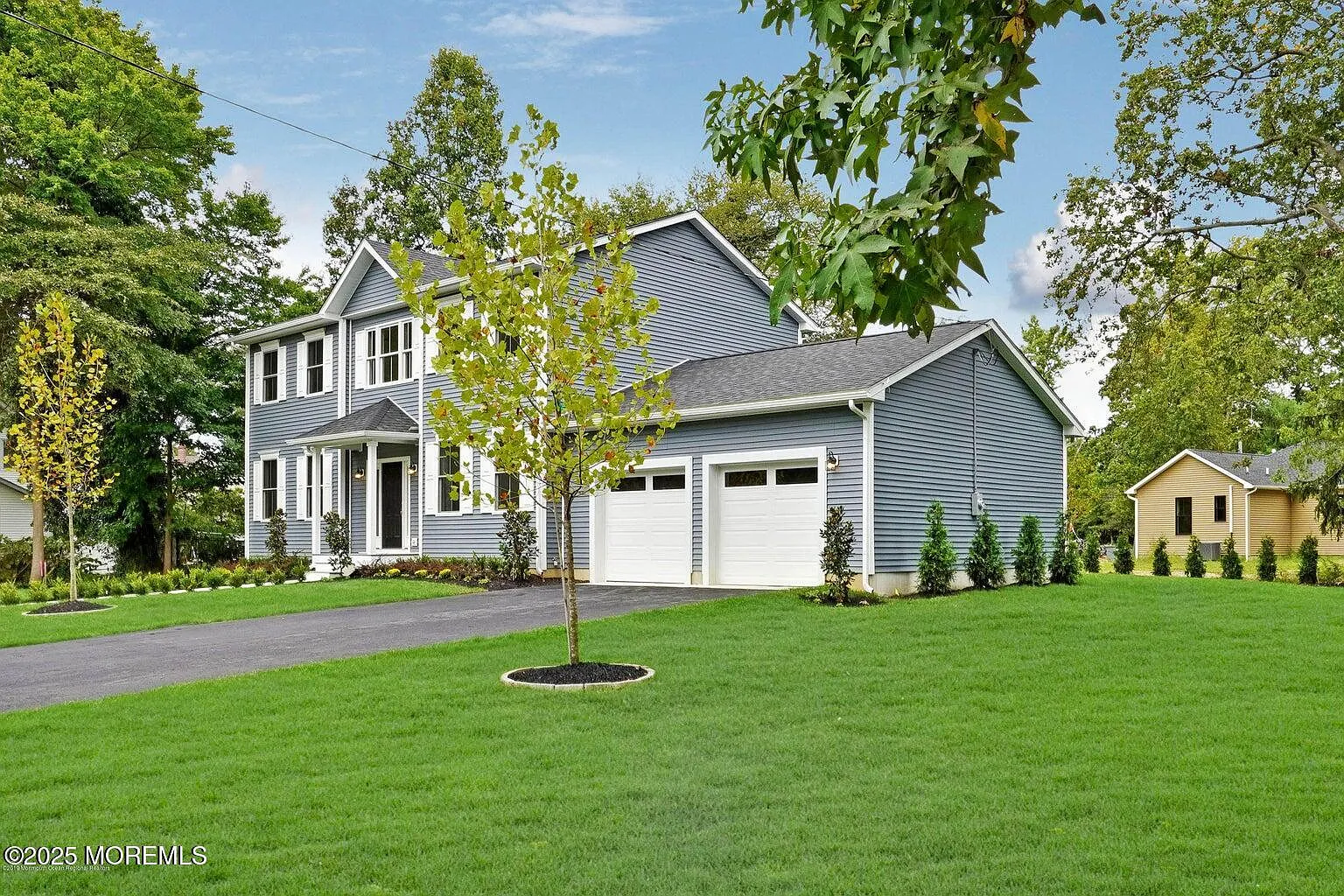 4 bed, 2.5 bath, 2520 sqft, $2,900 — Photo 2
