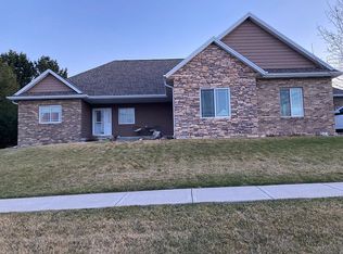 2412 W 35th St, Kearney, NE 68845