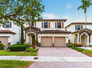 9208 SW 227th Ln, Cutler Bay, FL 33190