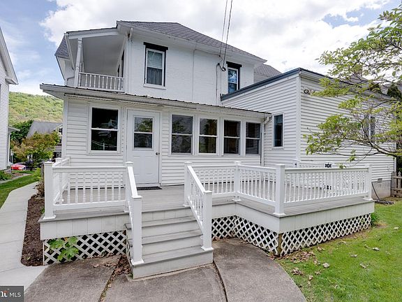 4th image of 149 Walnut St